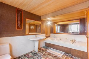 Photo 25- click for photo gallery